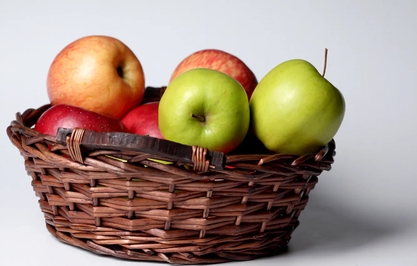 Фото обои корзина, яблоки, зеленые, красные, фрукты