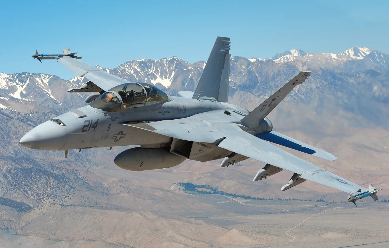 Фото обои горы, истребитель, пилот, многоцелевой, Hornet, CF-18