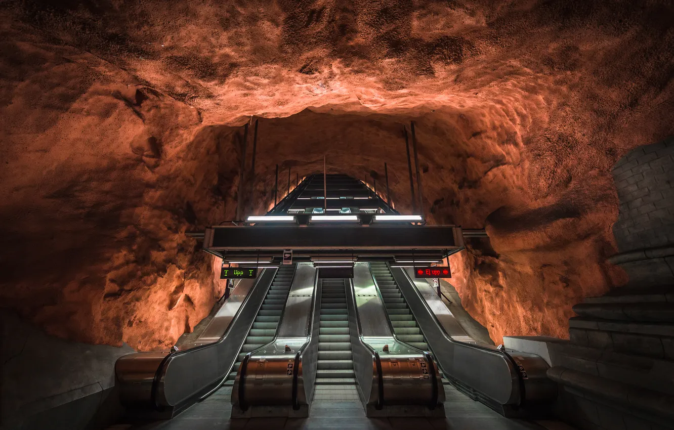 Фото обои метро, гора, подземка, Stockholm, Radhuset T-bana