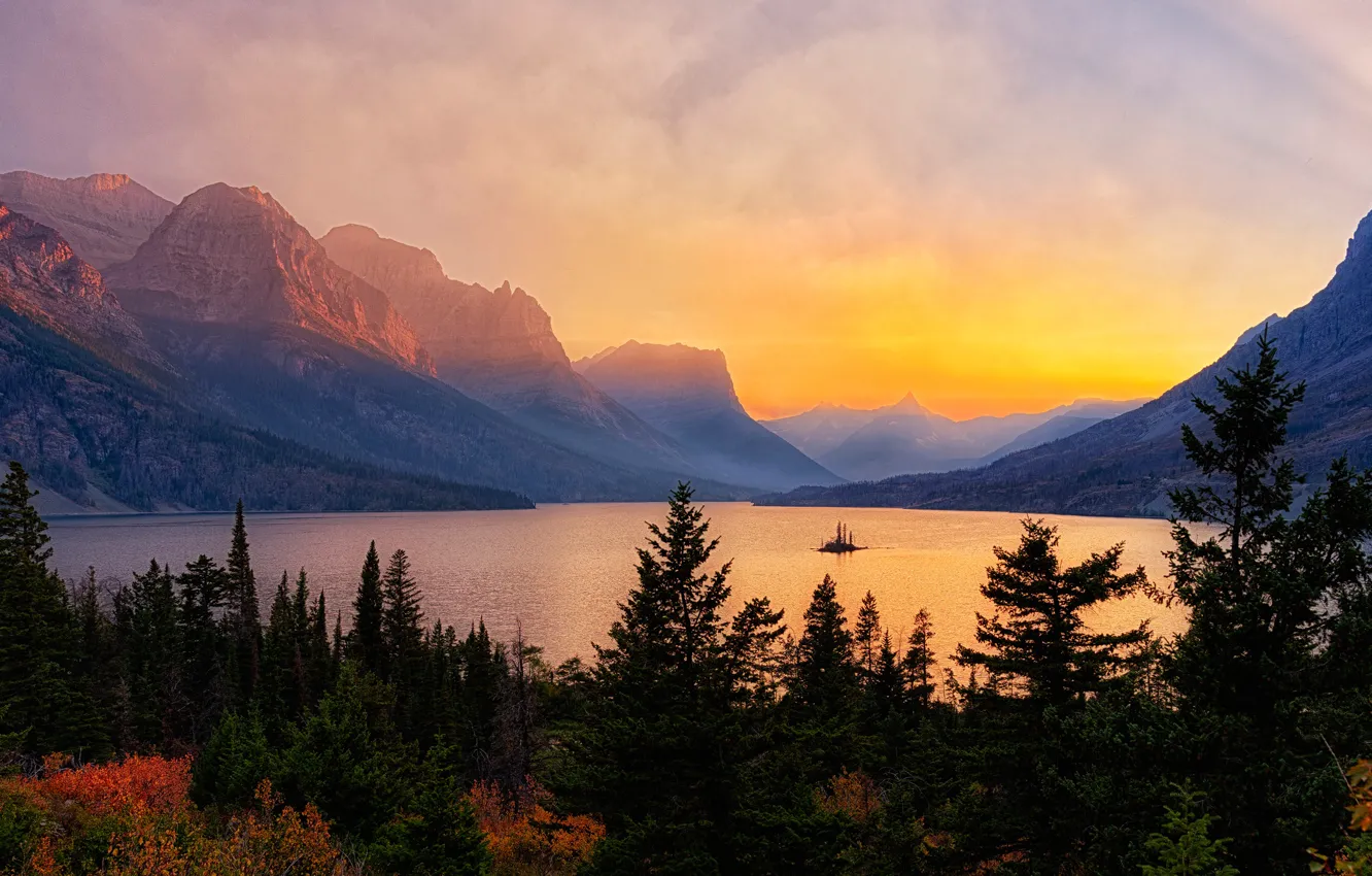 Фото обои лес, небо, деревья, горы, озеро, скалы, рассвет, США