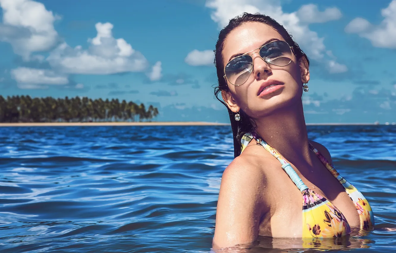 Фото обои море, грудь, тропики, очки, Rebeca Florencio