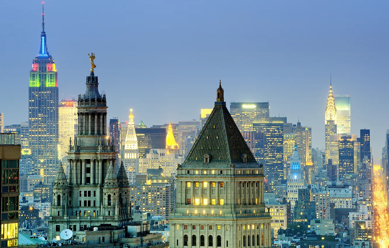 Фото обои город, огни, здания, Нью-Йорк, небоскребы, вечер, крыши, панорама