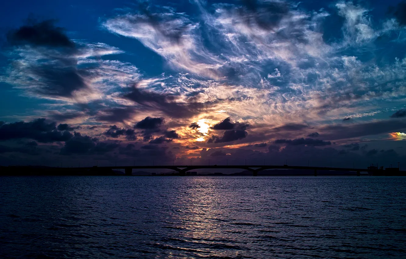 Фото обои море, небо, облака, мост, вечер