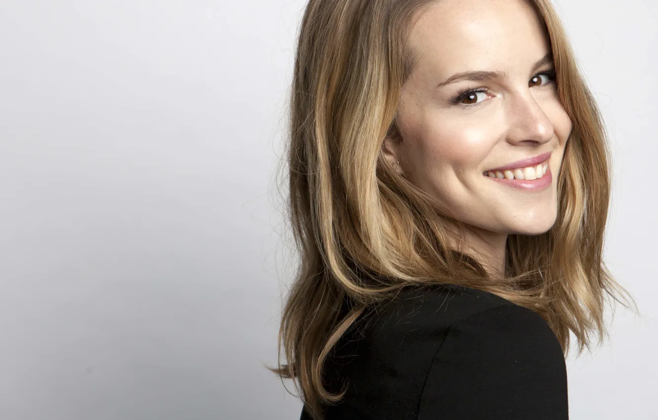 Фото обои улыбка, актриса, певица, Bridgit Mendler, Бриджит Мендлер