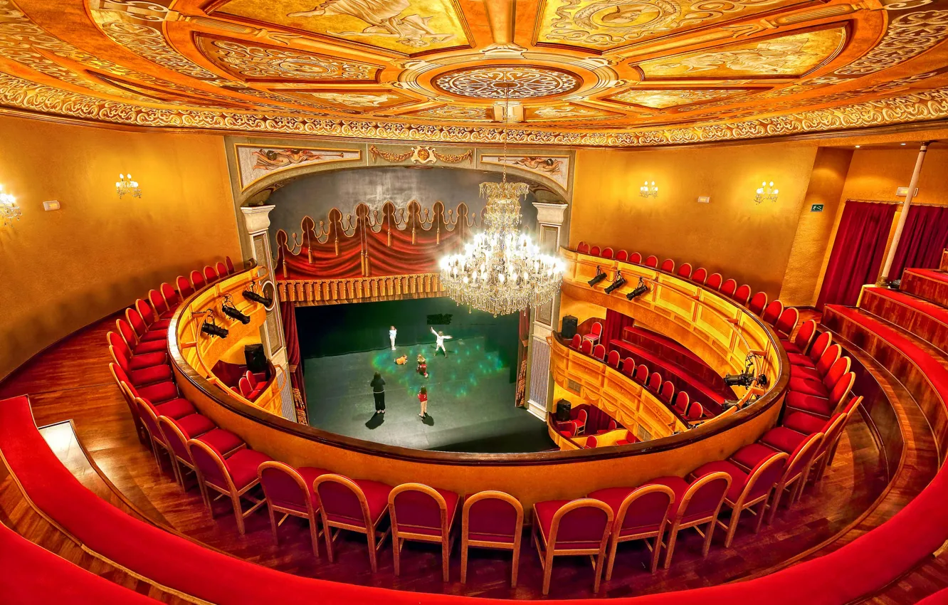 Фото обои сцена, кресла, люстра, театр, балкон, зал, Испания, Альмагро