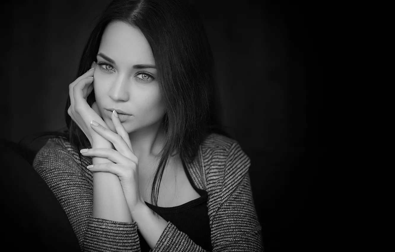 Фото обои девушка, портрет, чёрно белое фото, Angelina Petrova