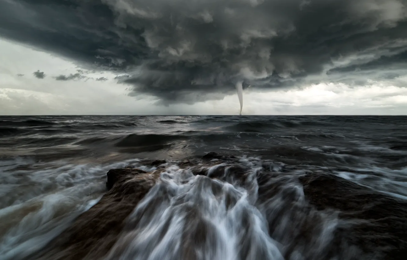 Фото обои море, буря, горизонт, облака водяной смерч