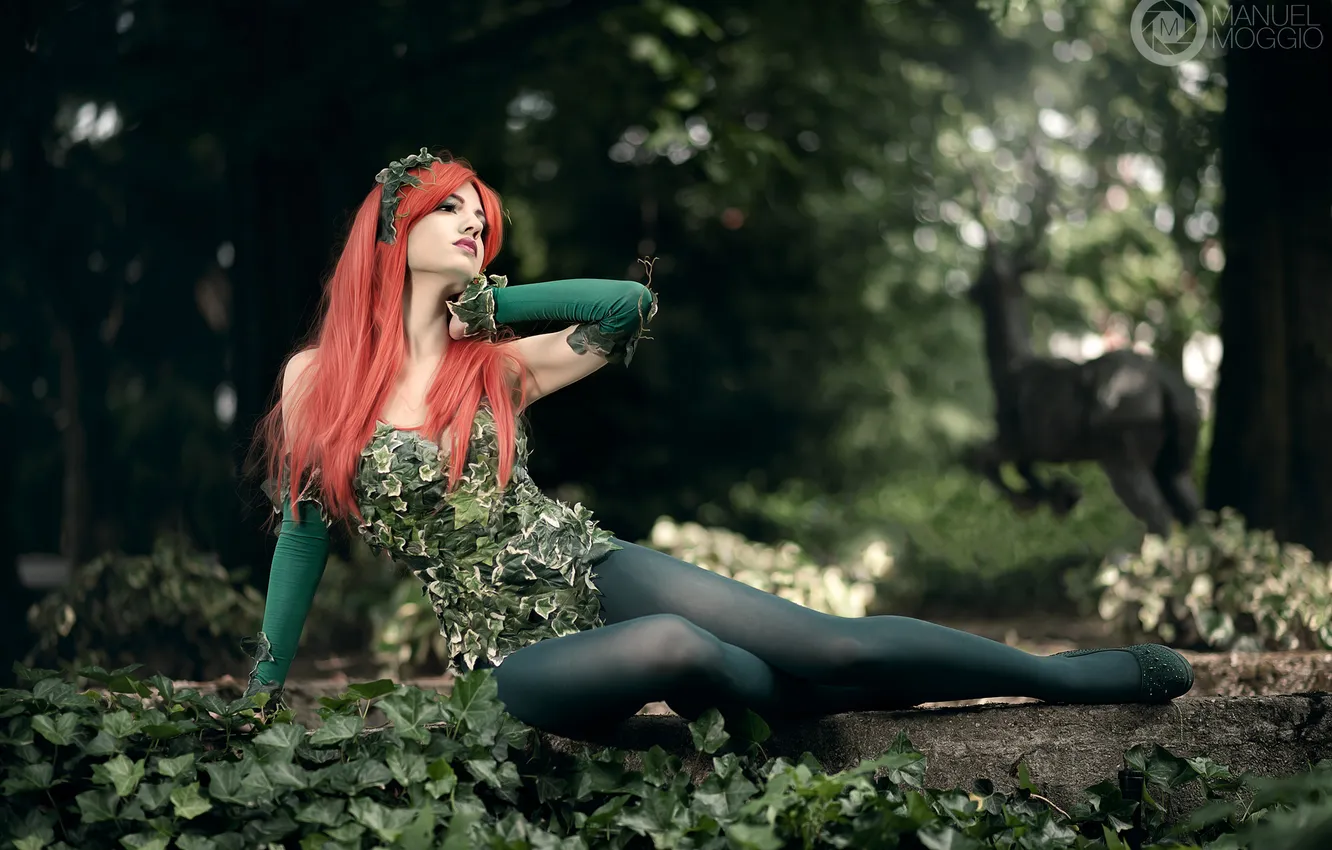 Фото обои лес, девушка, поза, cosplay, Poison Ivy