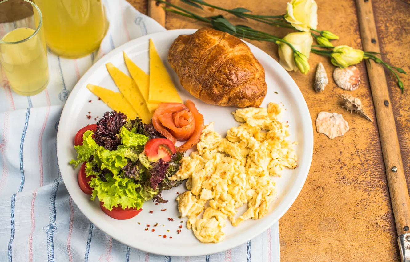 Фото обои завтрак, сыр, салат, круассан, омлет
