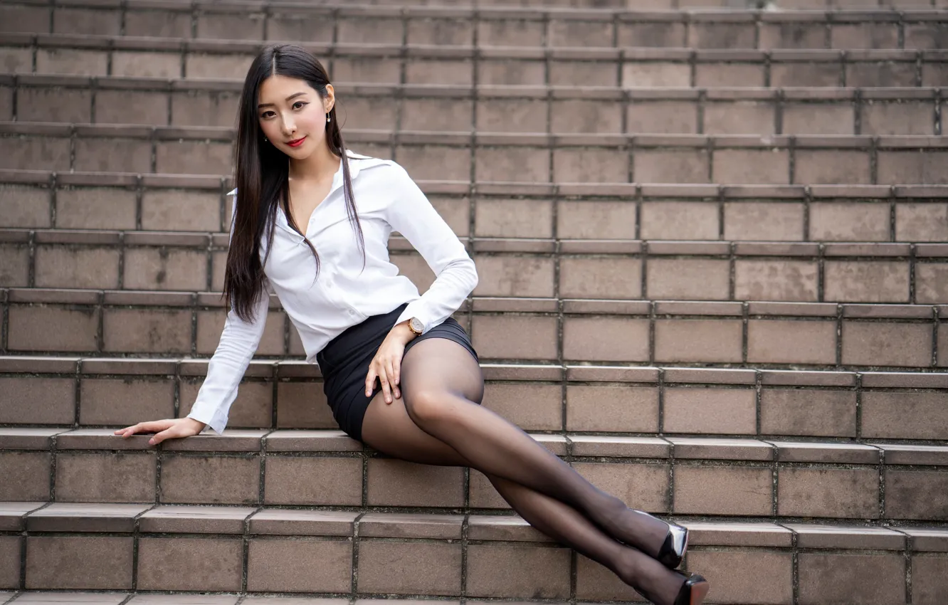 Фото обои поза, улыбка, мини юбка, азиатка, красивая девушка, smile, beautiful girl, asian