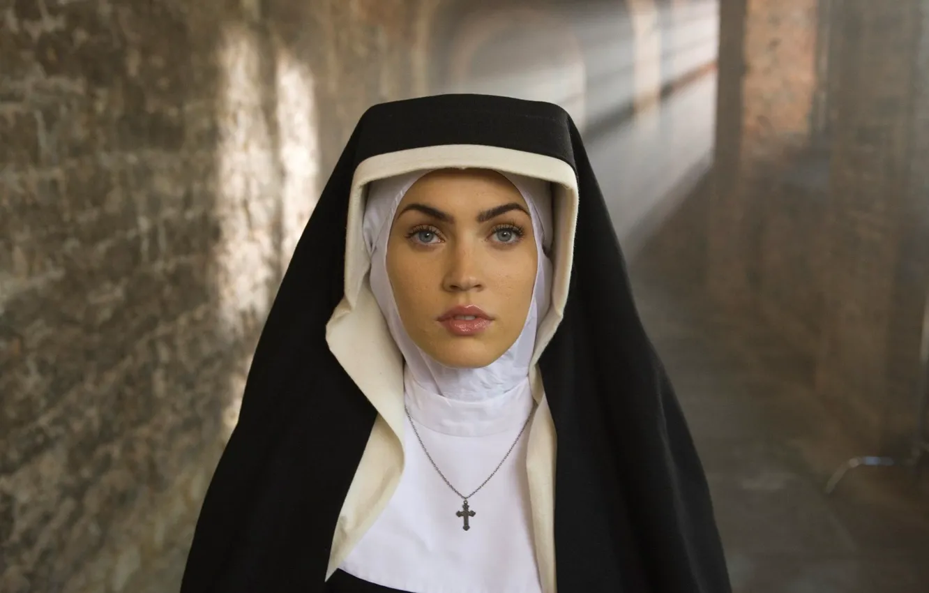 Фото обои Megan Fox, монахиня, corresponds to section, Ме́ган Фокс