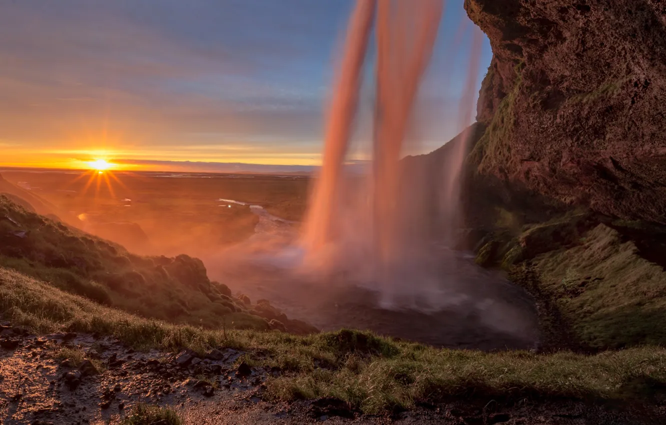 Фото обои закат, скала, Исландия, водопад Сельяландсфосс