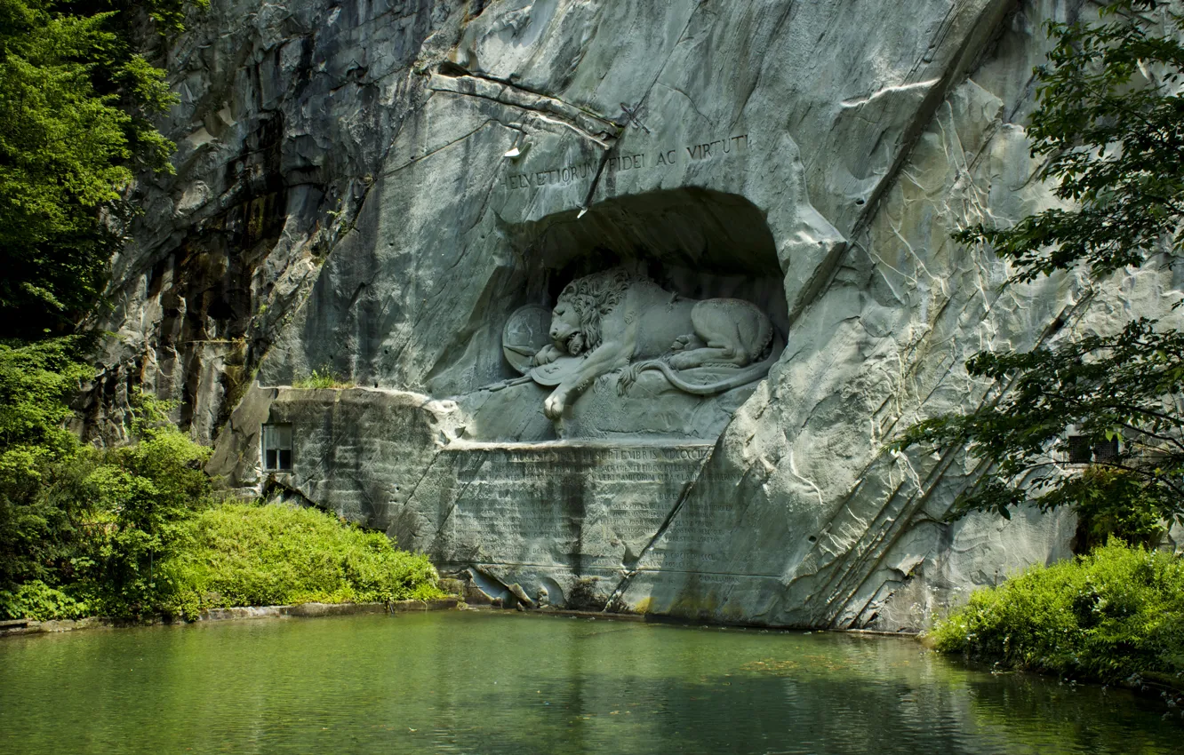 Фото обои скала, пруд, парк, лев, Швейцария, скульптура, Lucerne