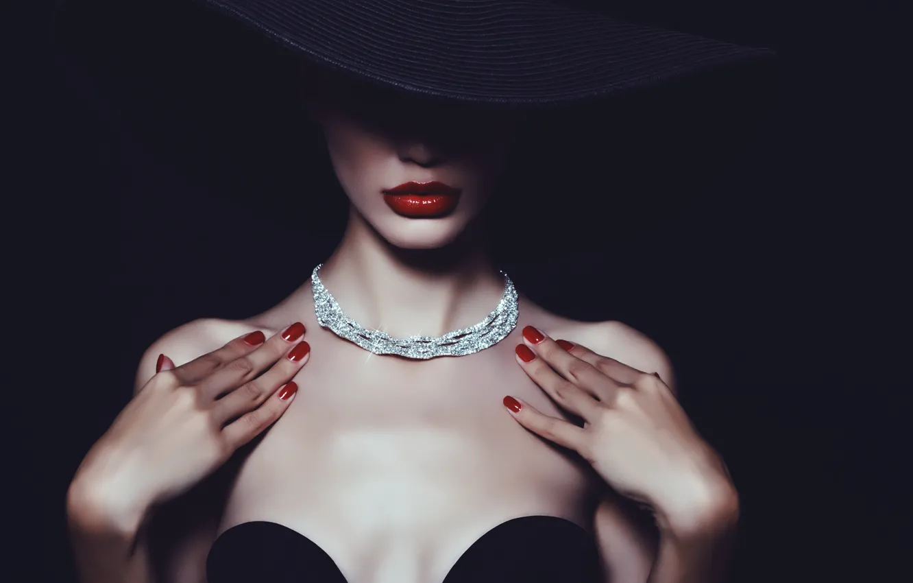 Фото обои fashion, hat, Lips painted, haute couture, diamond chain