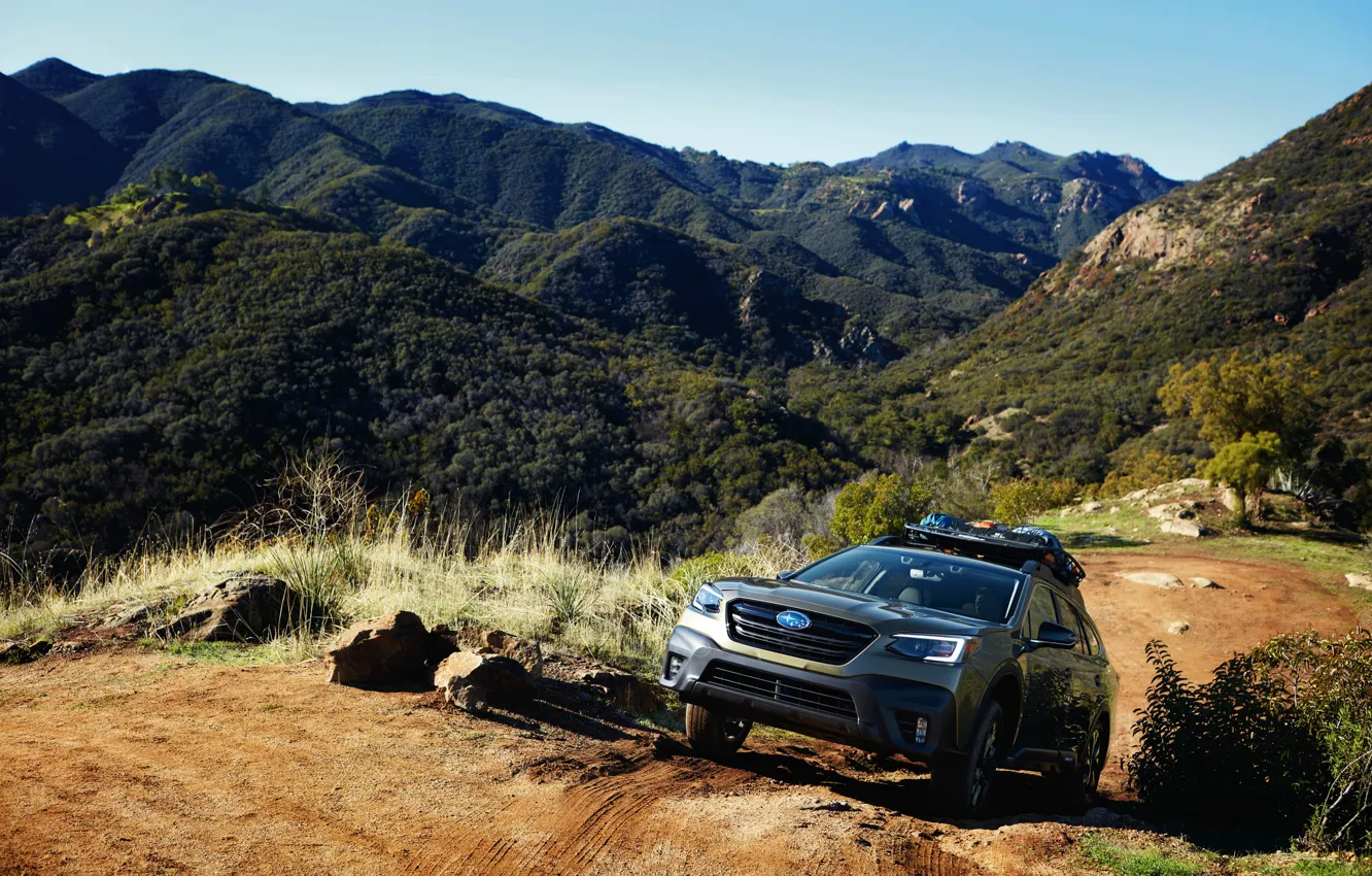 Фото обои Subaru, универсал, Outback, AWD, гористая местность, 2020