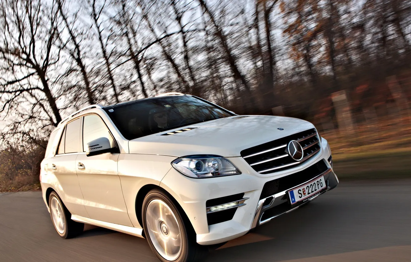 Фото обои белый, джип, mercedes-benz, мерседес, передок, amg, кроссовер, амг