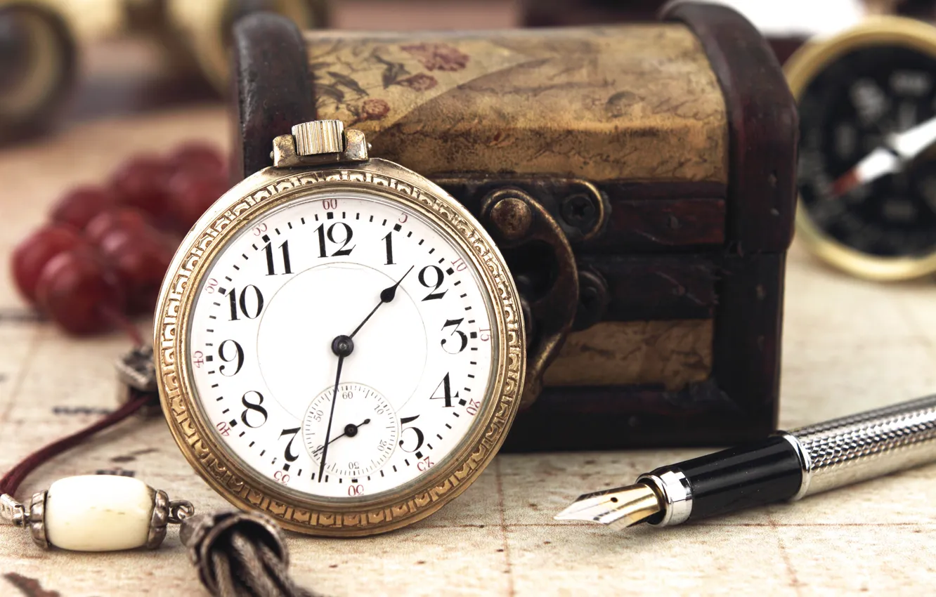 Фото обои часы, ручка, шкатулка, бусы, циферблат, брелок, vintage, винтаж
