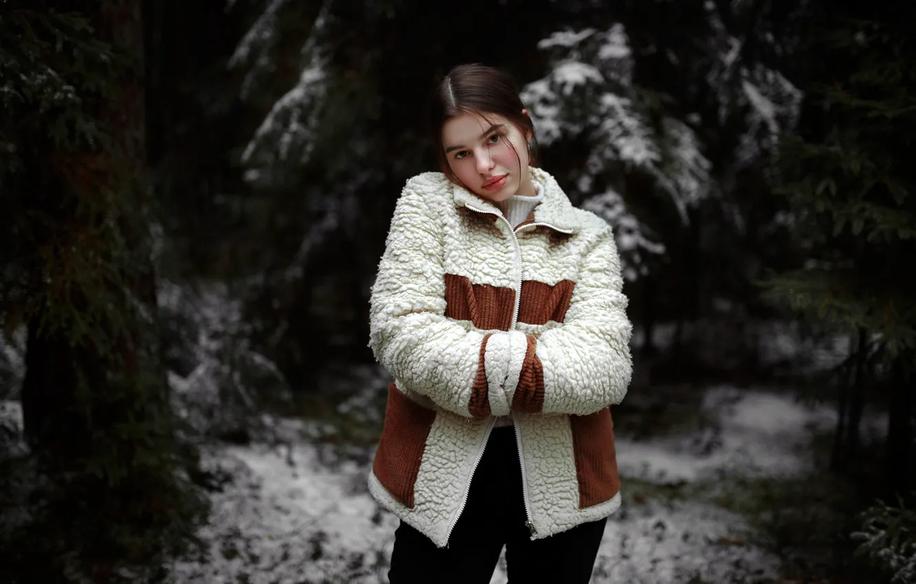 Фото обои девушка, снег, поза, брюнетка, куртка, Hromenkov Kostya