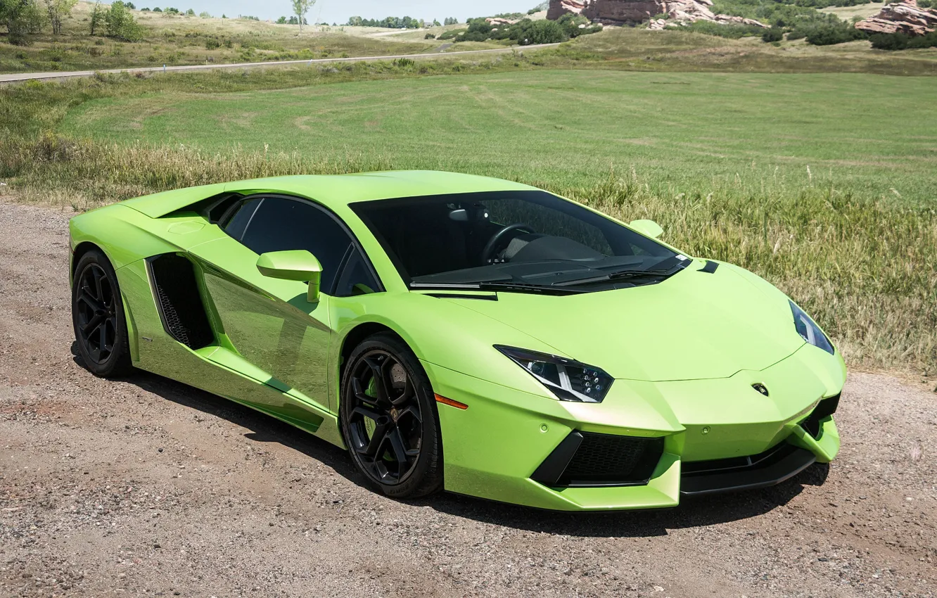 Фото обои Lamborghini, Green, Aventador, heels, blackw