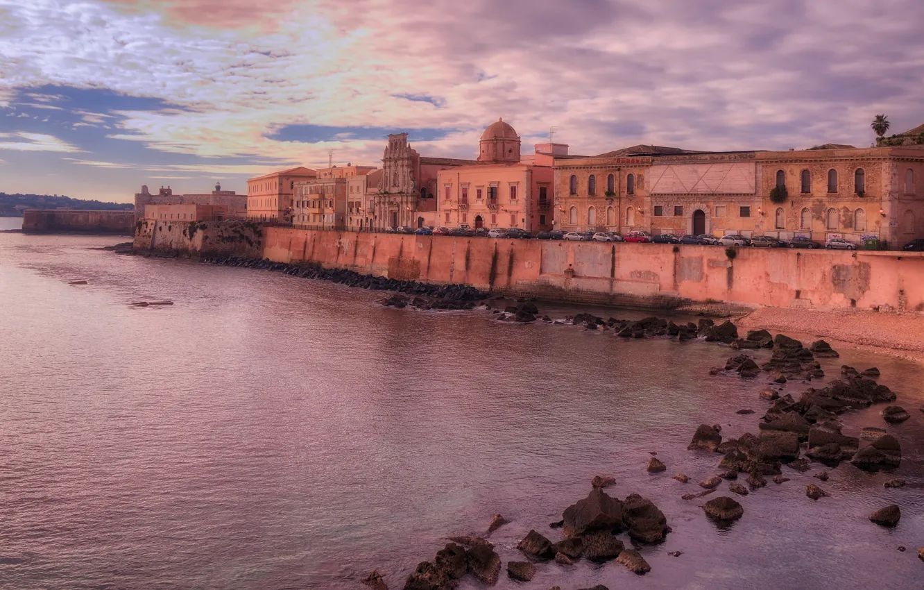 Фото обои камни, берег, остров, вечер, Италия, Сицилия, Сиракуза, Ортиджия
