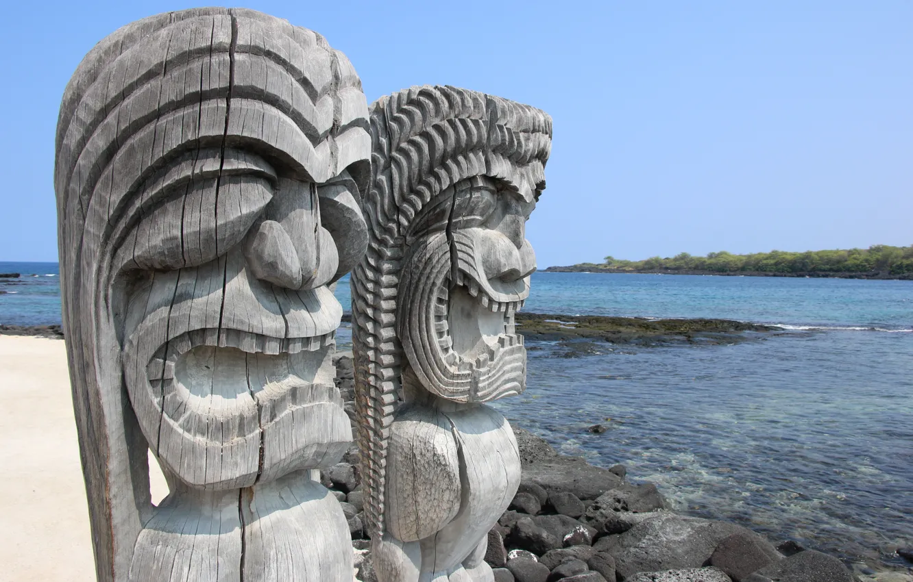 Фото обои Гавайи, Hawaii, Национальный исторический парк Пуухонуа-о-Хонаунау, Protectors of the Gods at the Place of Refuge, …