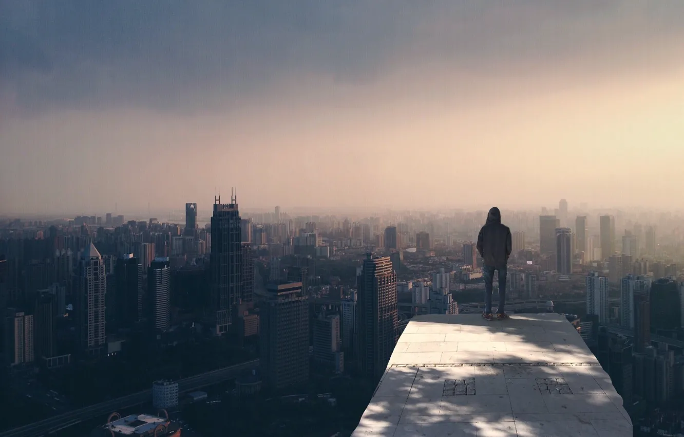 Фото обои city, skyline, fog, alone, man, buildings, cityscape, person