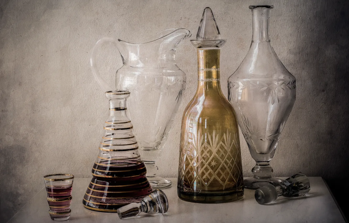Фото обои стекло, бутылка, кувшин, натюрморт, графин