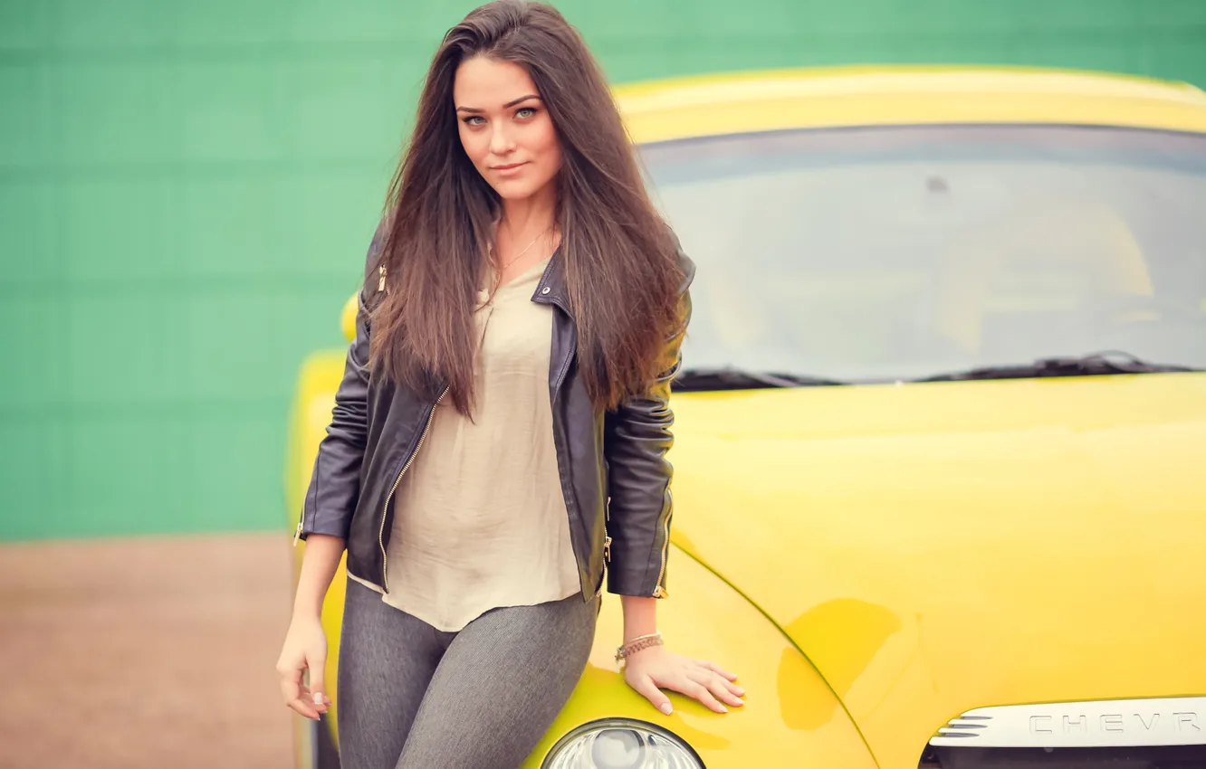 Фото обои car, long hair, woman, young, beautiful, model, look, jacket
