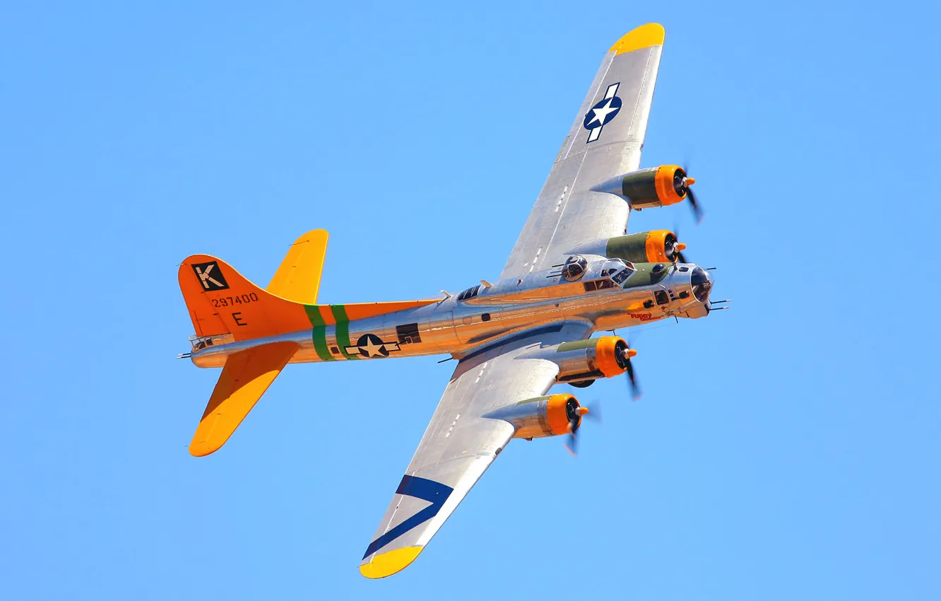 Фото обои небо, полет, самолет, цвет, бомбардировщик, Боинг, B-17, летающая крепость