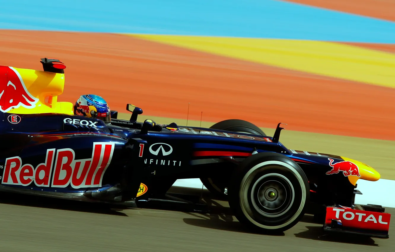 Фото обои Гонщик, Formula 1, Sebastian Vettel, Чемпион