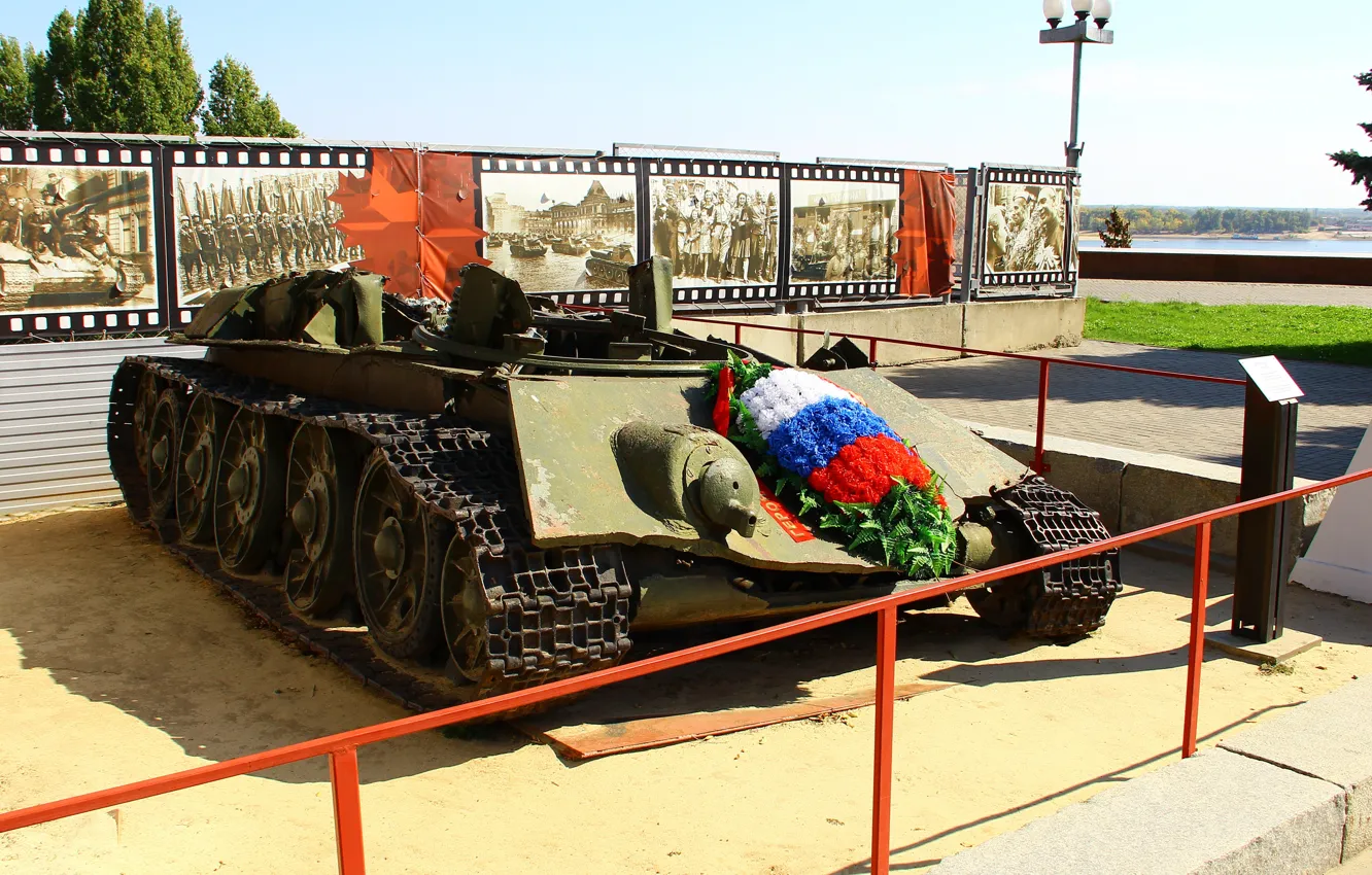 Фото обои Танк, Вторая мировая война, Т-34-76, Волгоград, Volgograd, Музей-панорама Сталинградская битва, Остов танка, Подбитый танк