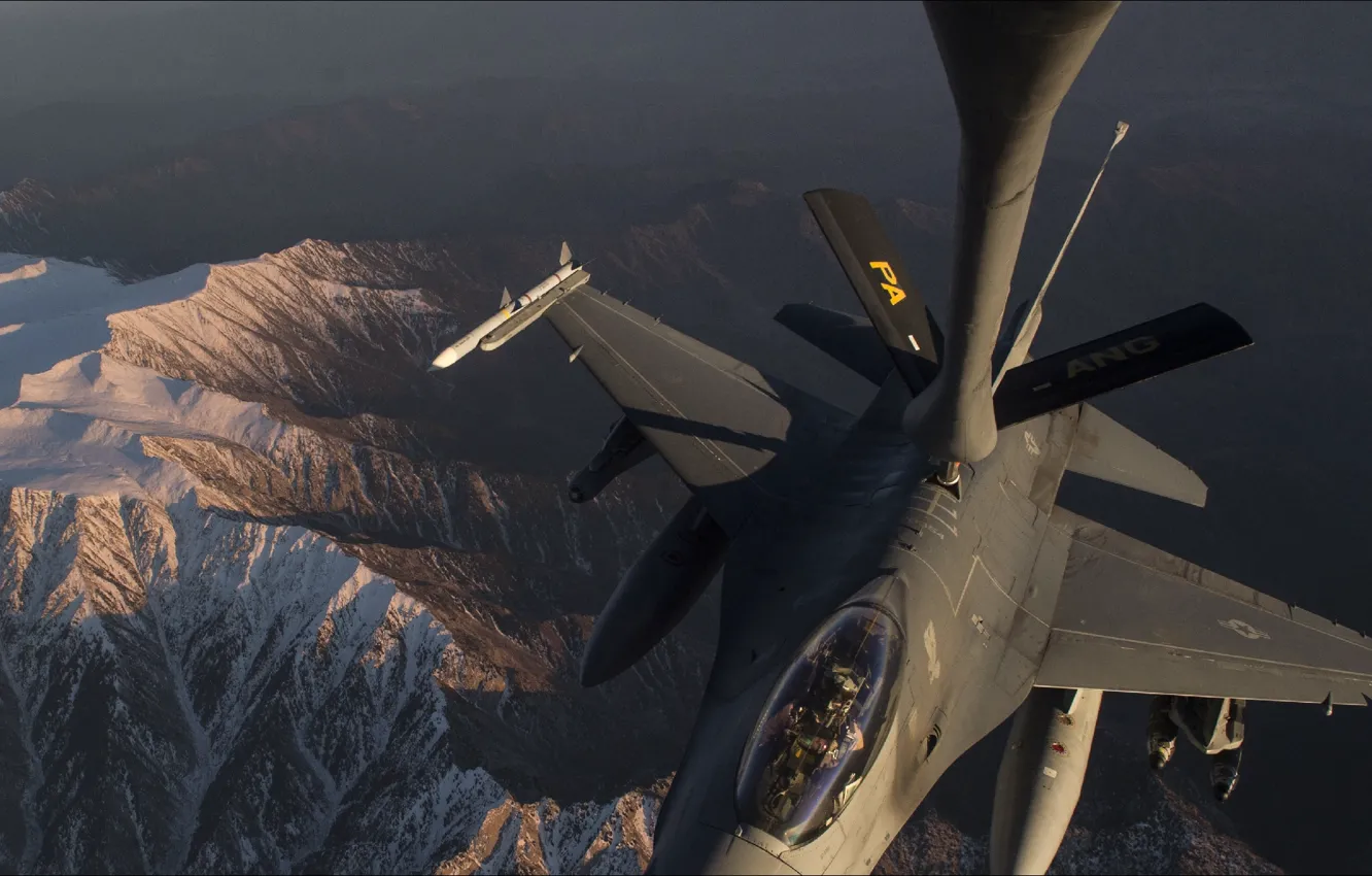 Фото обои sky, F-16, aviation, Weapon, arm, slow