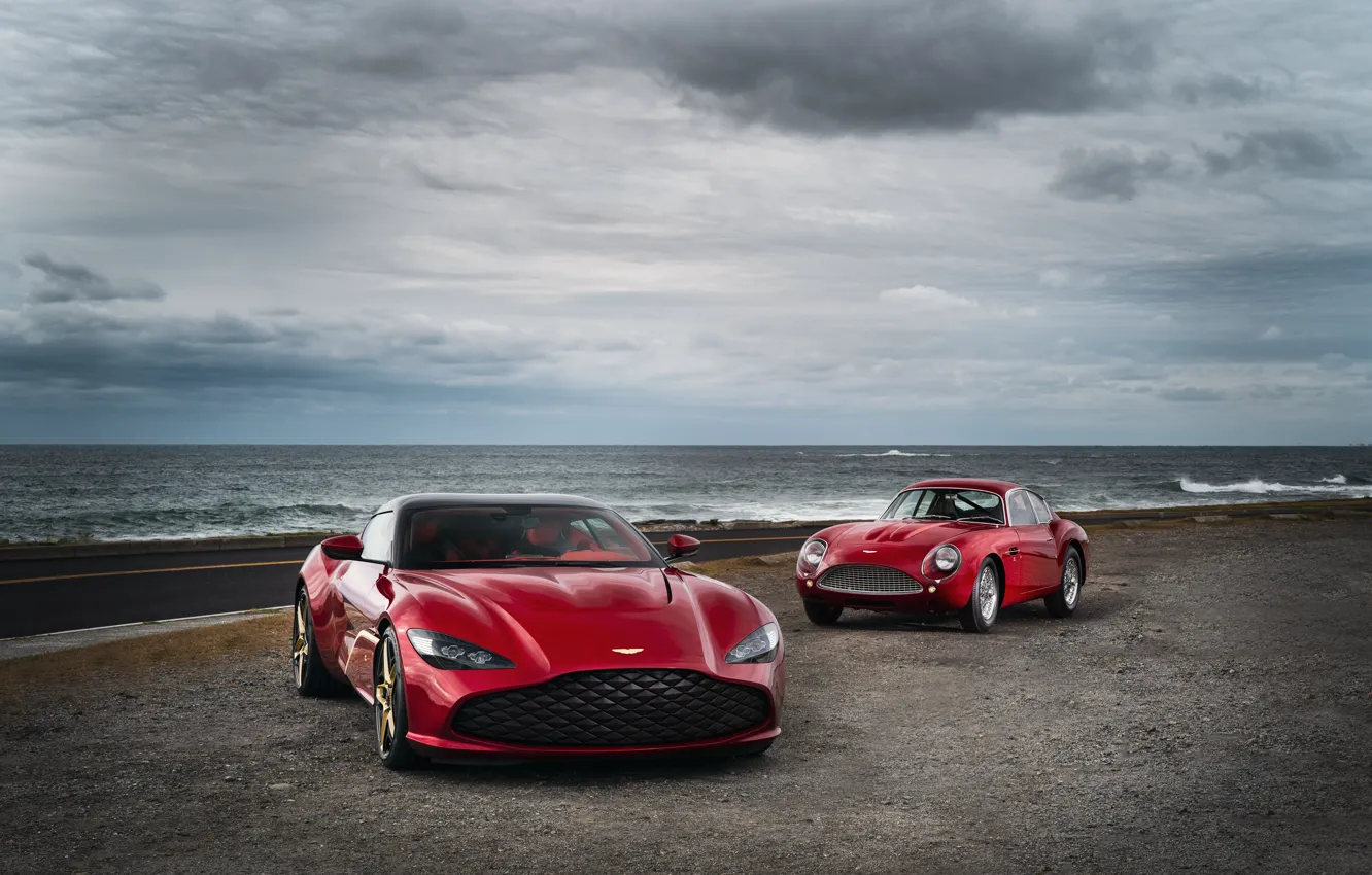 Фото обои Aston Martin, красные, на берегу, Zagato, 2020, DB4 GT Zagato Continuation, DBS GT Zagato