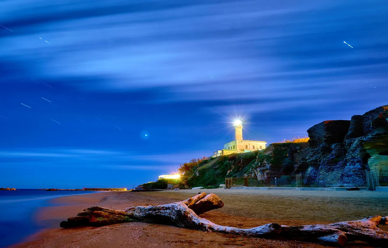 Фото обои песок, море, лучи, свет, берег, побережье, маяк, вечер