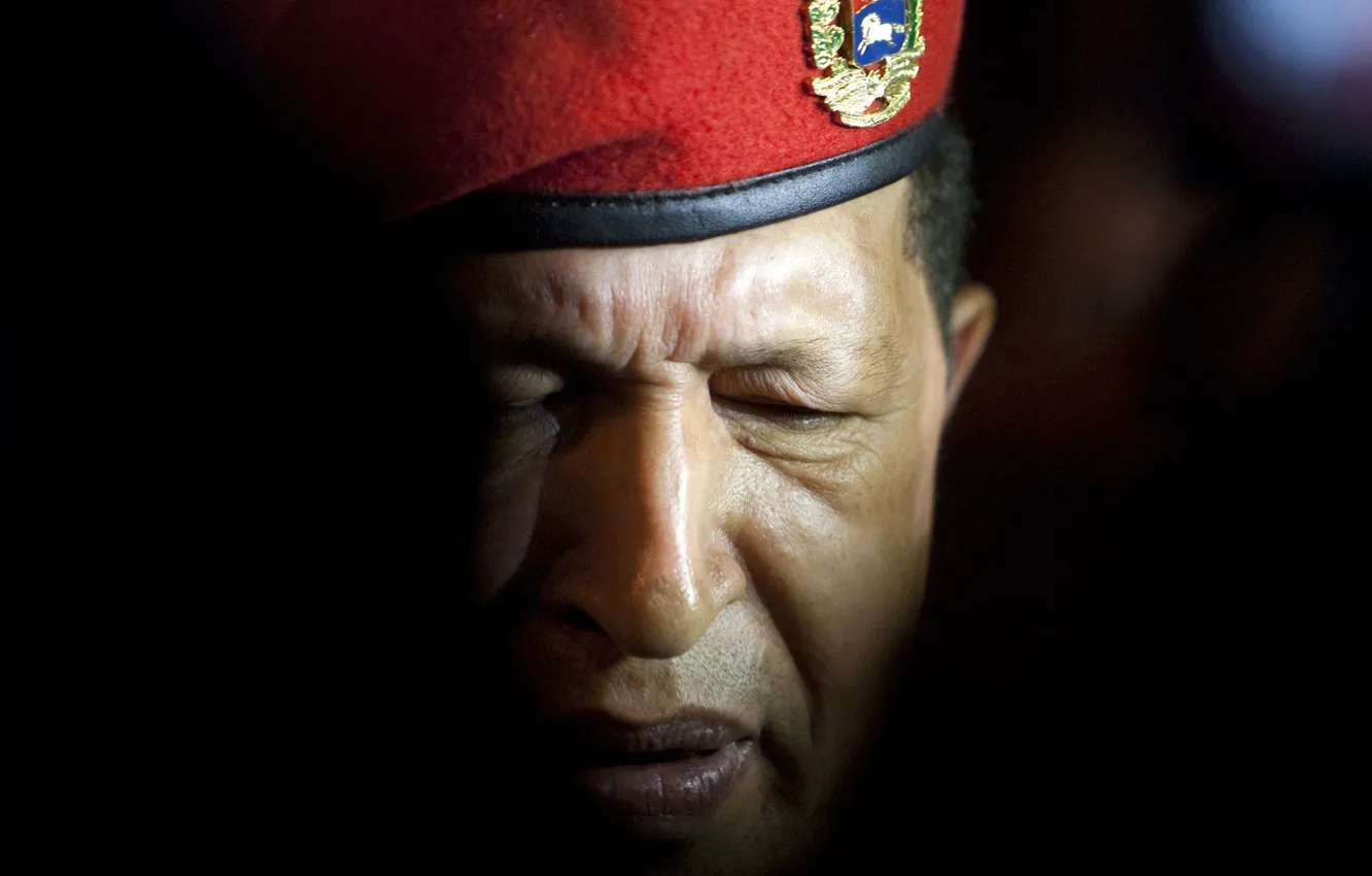 Фото обои лицо, берет, Команданте, Уго, Чавес