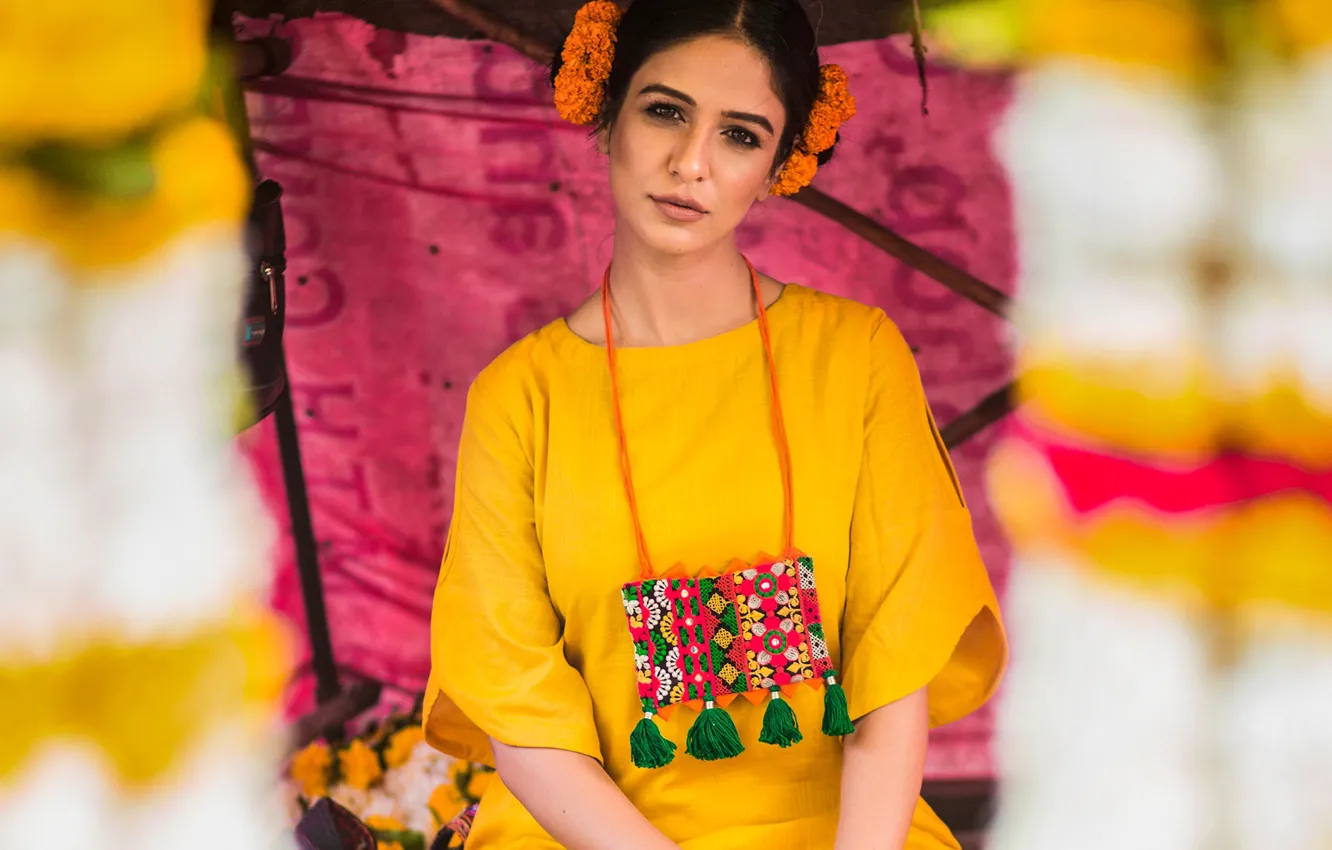 Фото обои girl, smile, model, beauty, indian, photoshoot, yellow dress, makeup