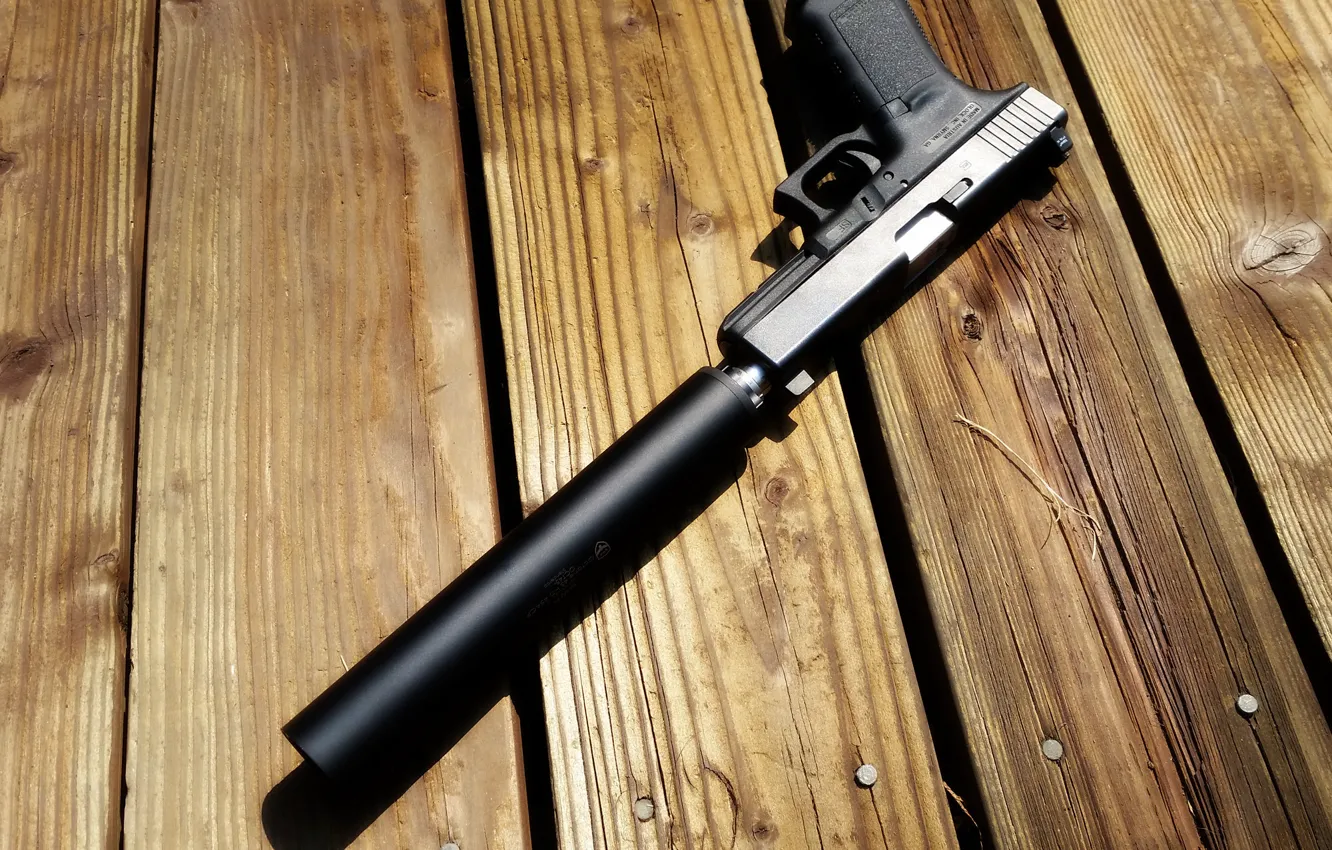 Фото обои доски, тень, глушитель, Glock 21, пистолет с глушителем