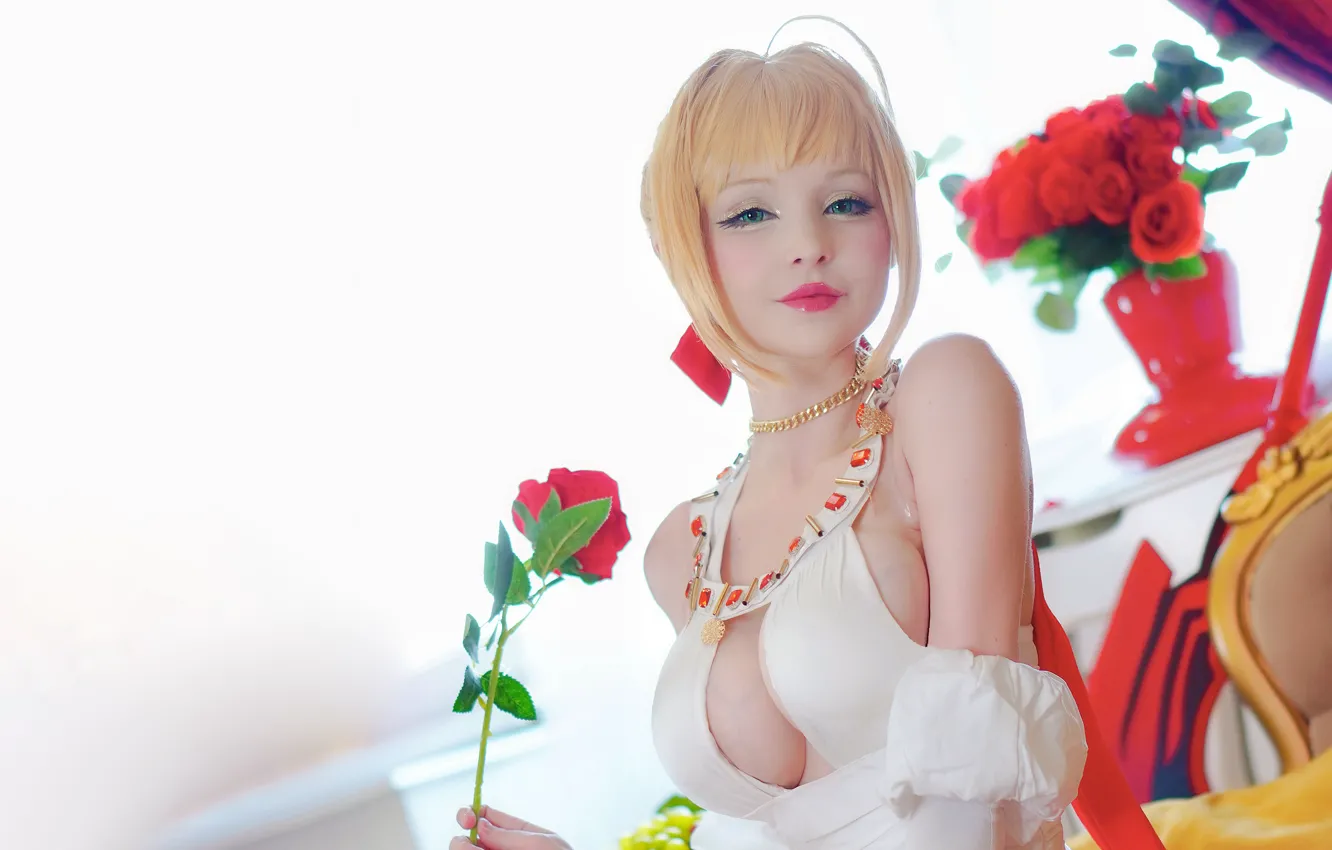 Фото обои girl, rose, sexy, cleavage, green eyes, dress, boobs, flowers