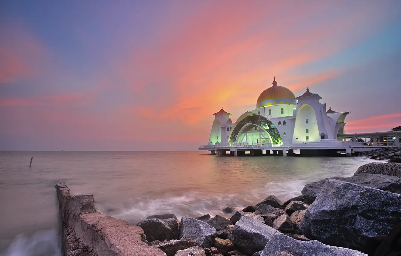 Фото обои пролив, вечер, подсветка, мечеть, сумерки, Малакхский