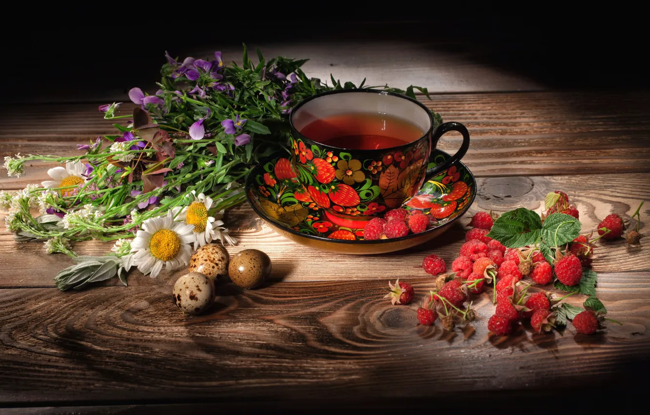 Фото обои цветы, ягоды, малина, чай, ромашки, чашка, натюрморт, предметы
