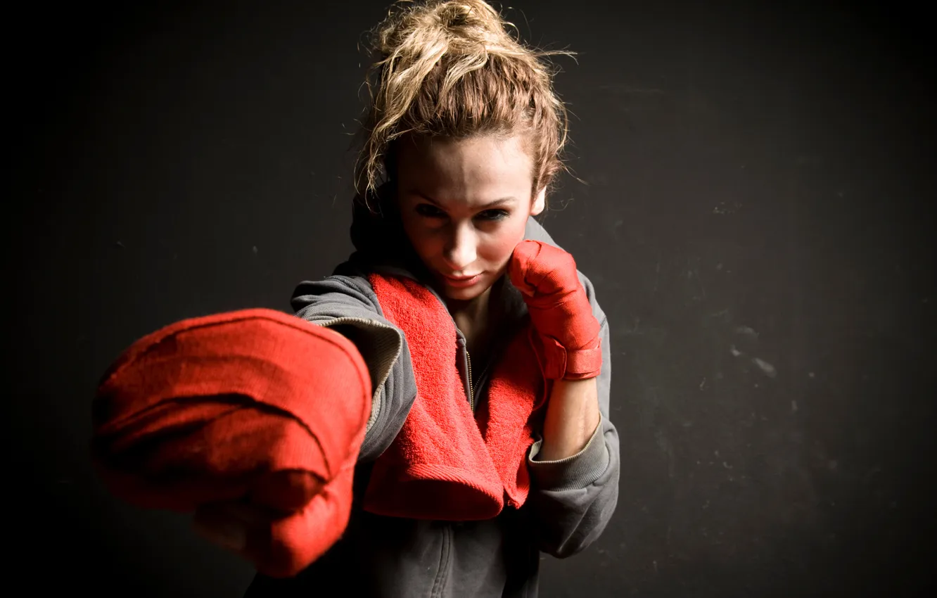 Фото обои red, women, self defense