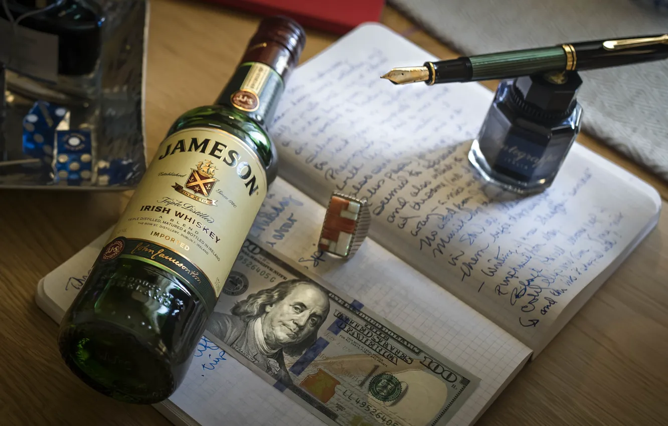 Фото обои бутылка, деньги, доллар, ручка, тетрадь, банкнота