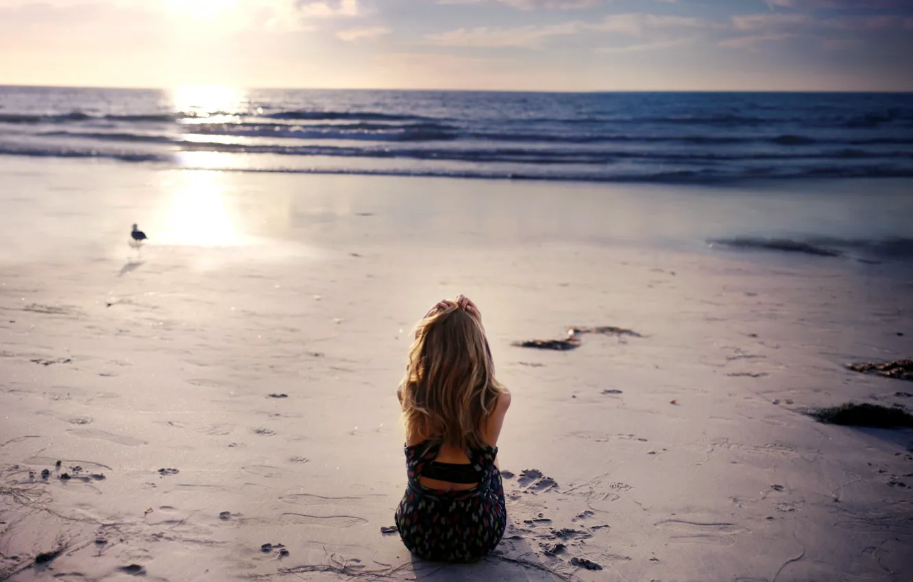 Фото обои море, пляж, девушка, настроение