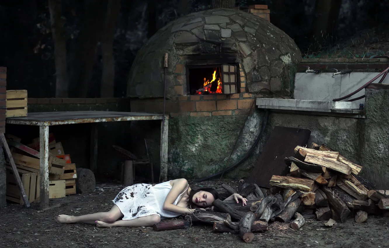 Фото обои девушка, дрова, печь