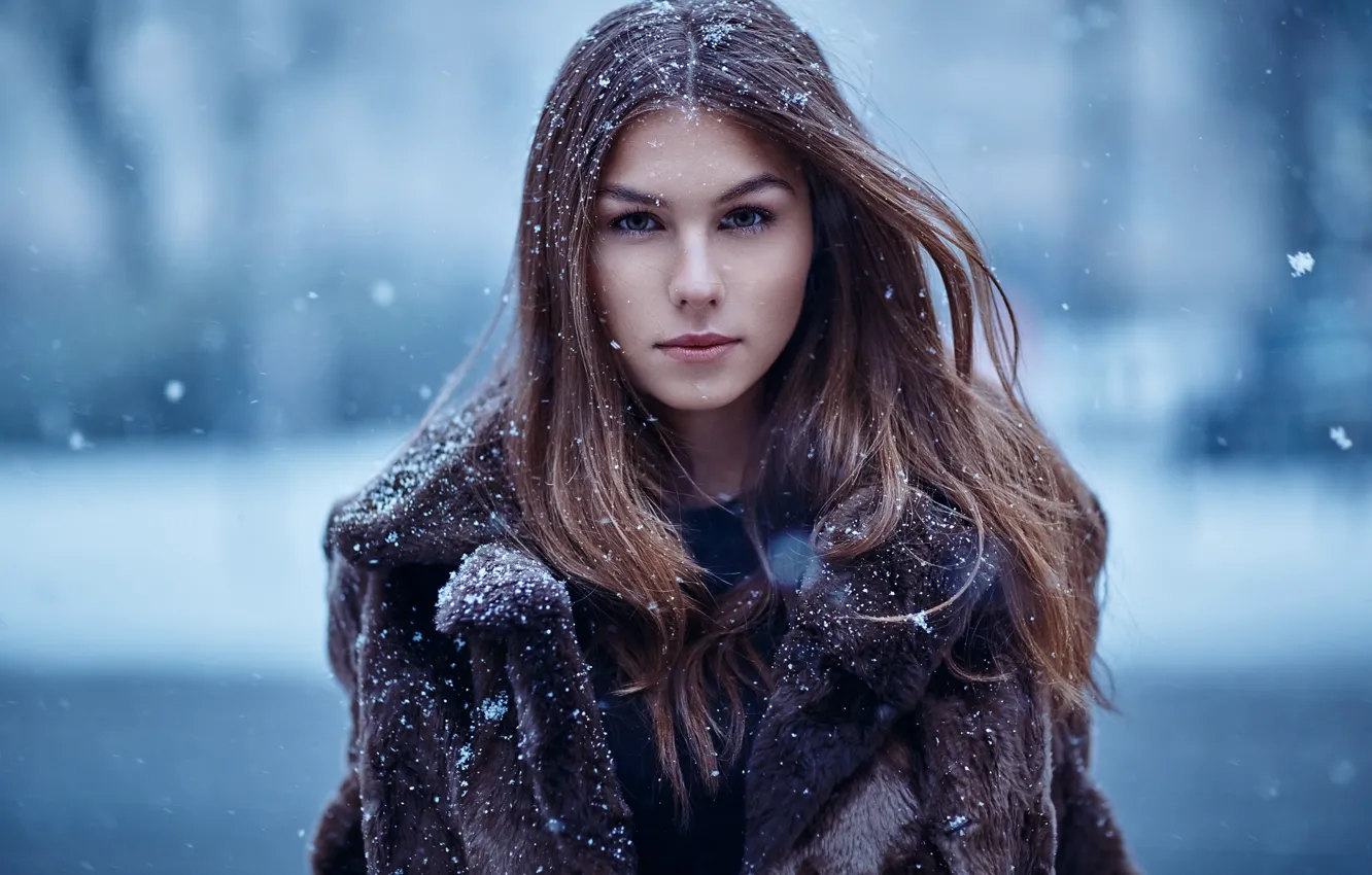 Фото обои взгляд, девушка, снег, волосы, милашка, Natalie