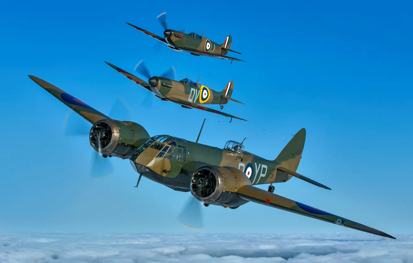 Фото обои Истребитель, Spitfire, Supermarine Spitfire, RAF, Вторая Мировая Война, Bristol Blenheim, Звено, Bristol Blenheim Mk.I