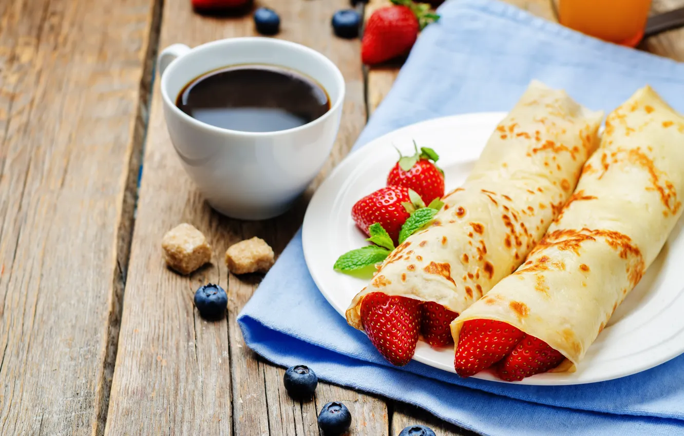 Фото обои ягоды, кофе, завтрак, черника, клубника, блины, pancakes