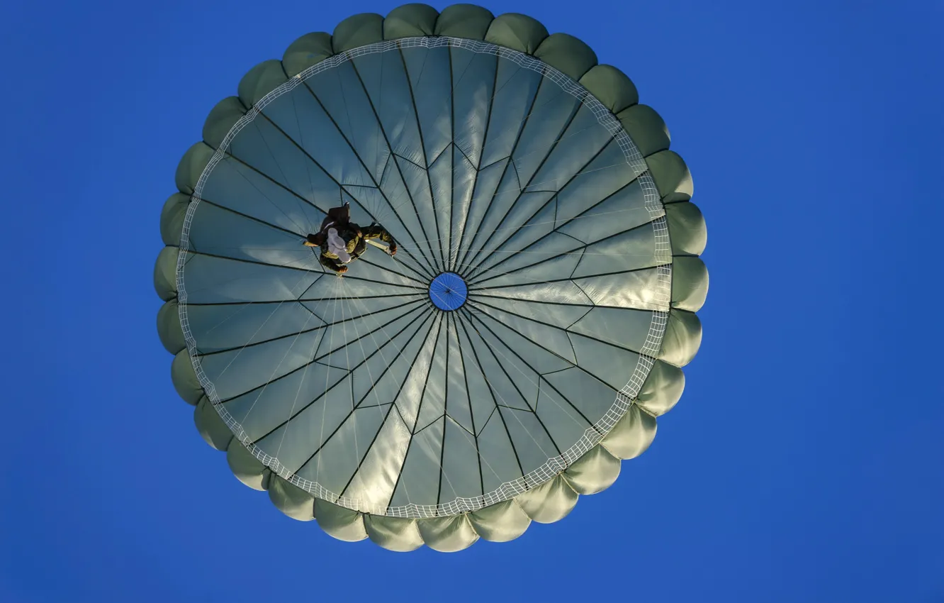 Фото обои небо, прыжок, парашутист