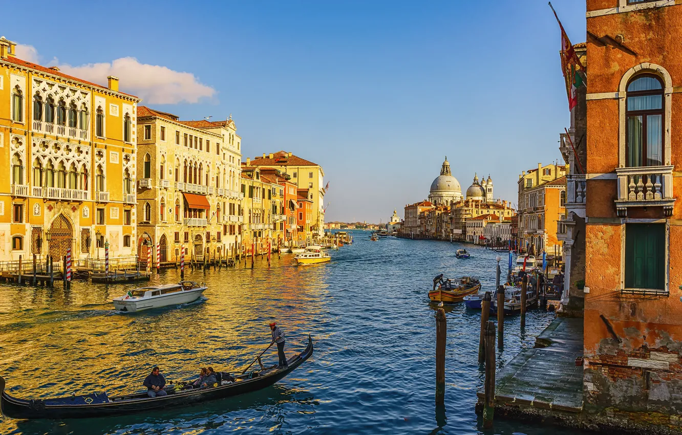 Фото обои город, дома, лодки, Италия, Венеция, собор, канал, катера