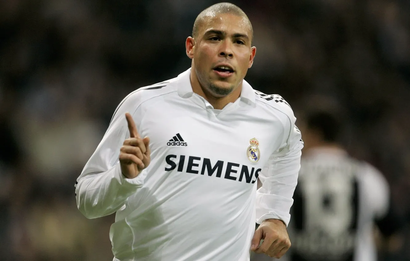 Фото обои зубастик, футболист, Real Madrid, Ronaldo, Роналдо, Реал мадрид